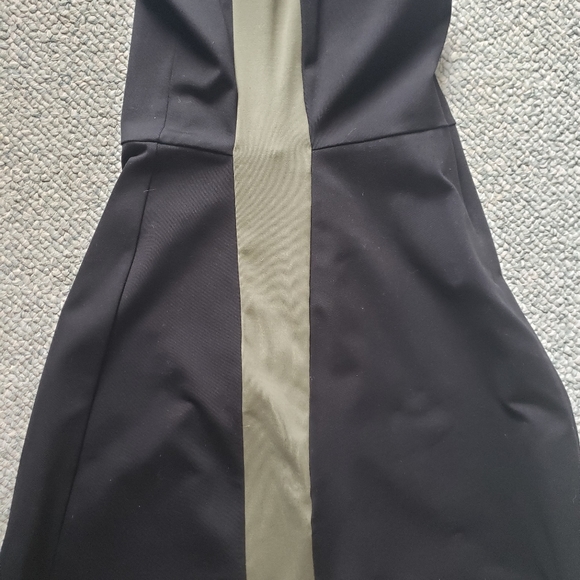 Black Cynthia Rowley dress with green stripe down sides - Picture 7 of 8